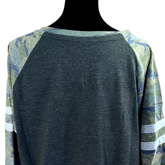 LAT Ladies Gameday Mashup Raglan Long Sleeve Tee Shirt Smoke Camo Size Large - Picture 4 of 10